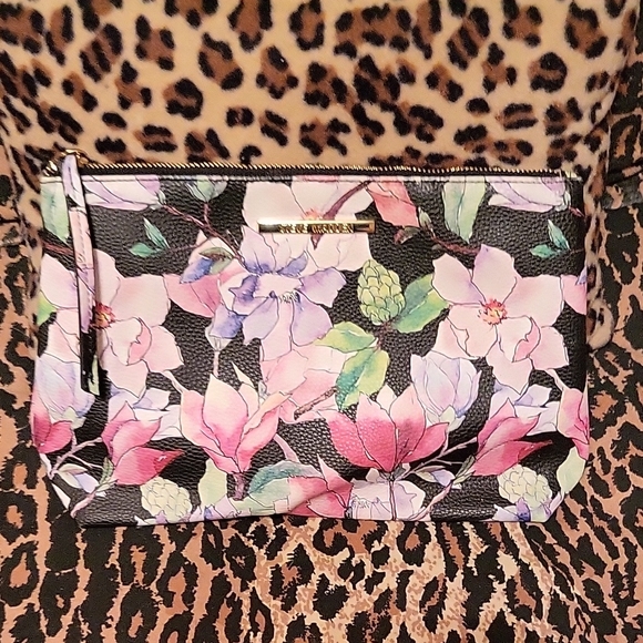 Steve Madden Black Vegan Leather Tote Bag with Floral Clutch/Cosmetic Pouch - Picture 8 of 16